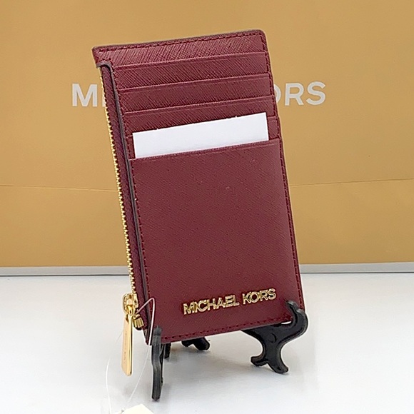 Michael Kors Jet Set Travel Medium Top Zip Card
Case Wallet
Dark Sherry color - Picture 1 of 10